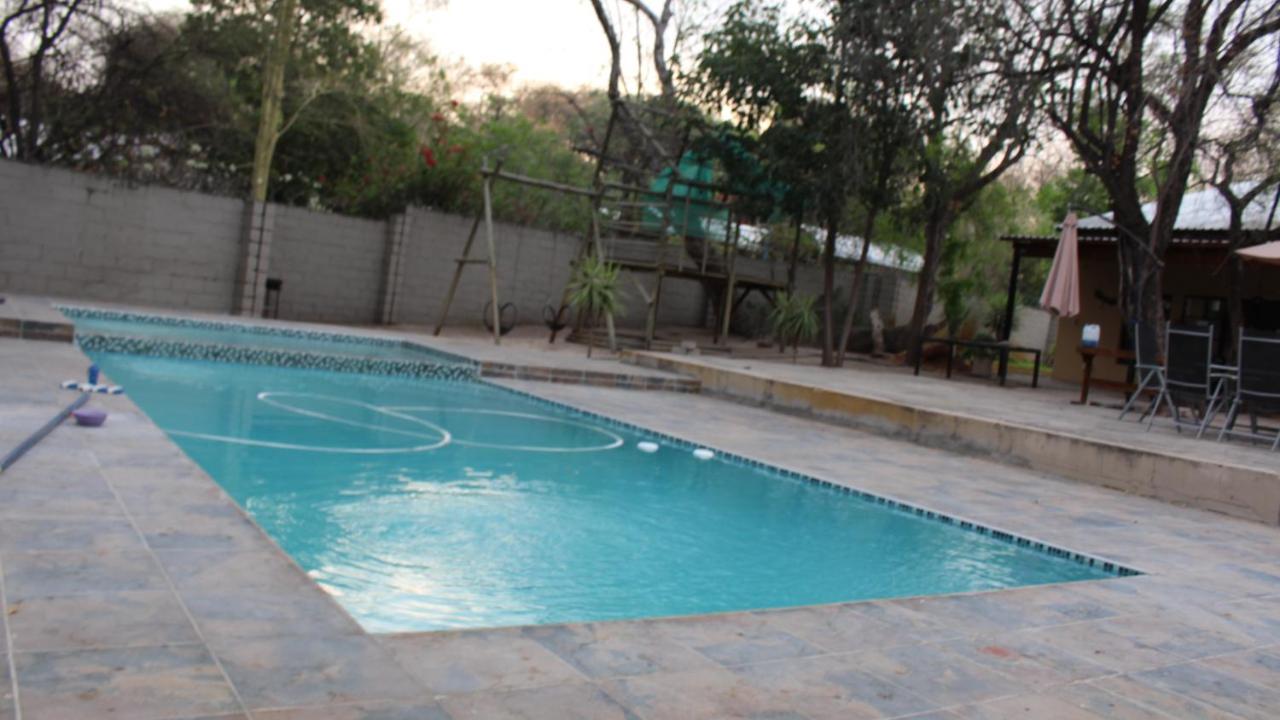 Rivermews Hotel And Spa Maun Exterior foto