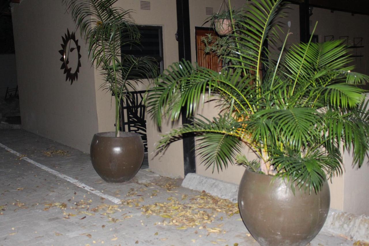 Rivermews Hotel And Spa Maun Exterior foto