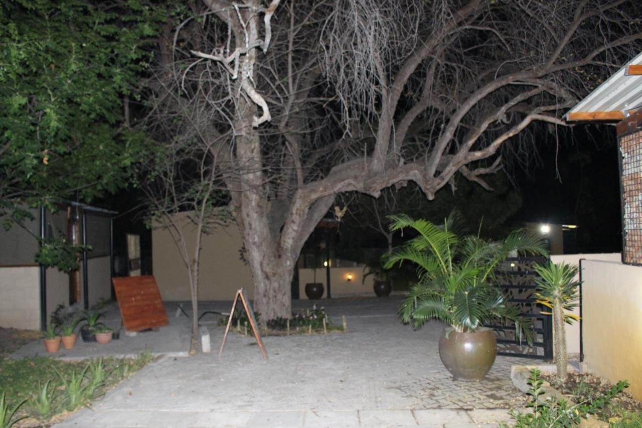 Rivermews Hotel And Spa Maun Exterior foto