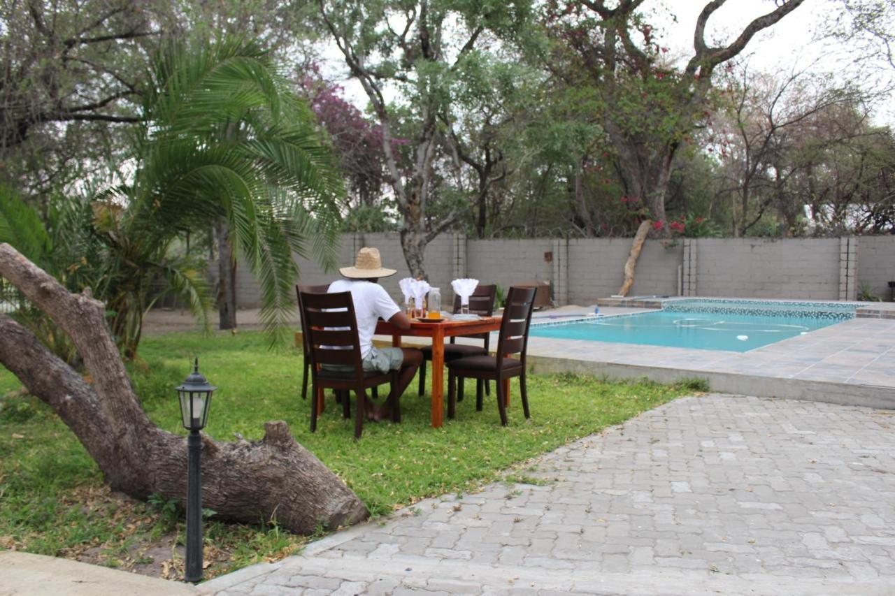 Rivermews Hotel And Spa Maun Exterior foto